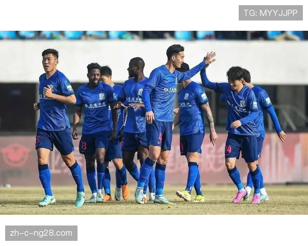 谢鹏飞助攻拉唐头球破门 申花本土外援连线展现默契